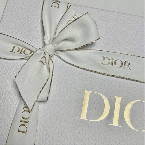 Large Dior Storage Box Pebbled White Authentic 12.5”x9”x4.5” Gold Logo Ribbon - Picture 2 of 6
